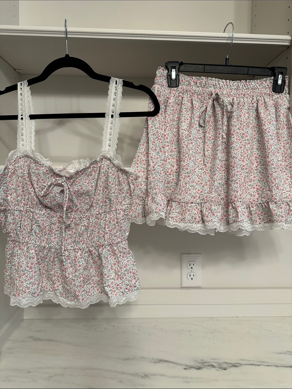 Pink Lily small Floral Lace-Trim skort and top.  Like new
